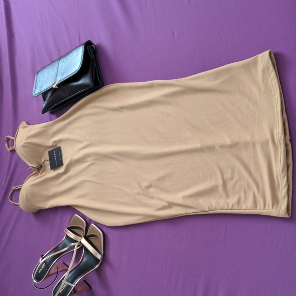 Dress - Picture 1 of 3